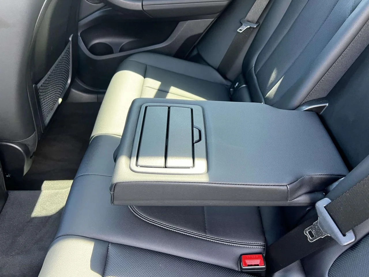 Used 2024 Gray Metallic BMW xDrive30i image 19