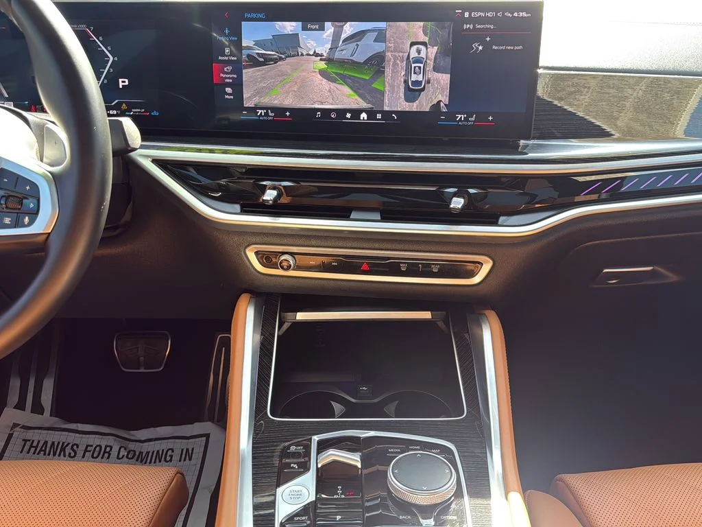 Used 2024 White BMW M60i image 13