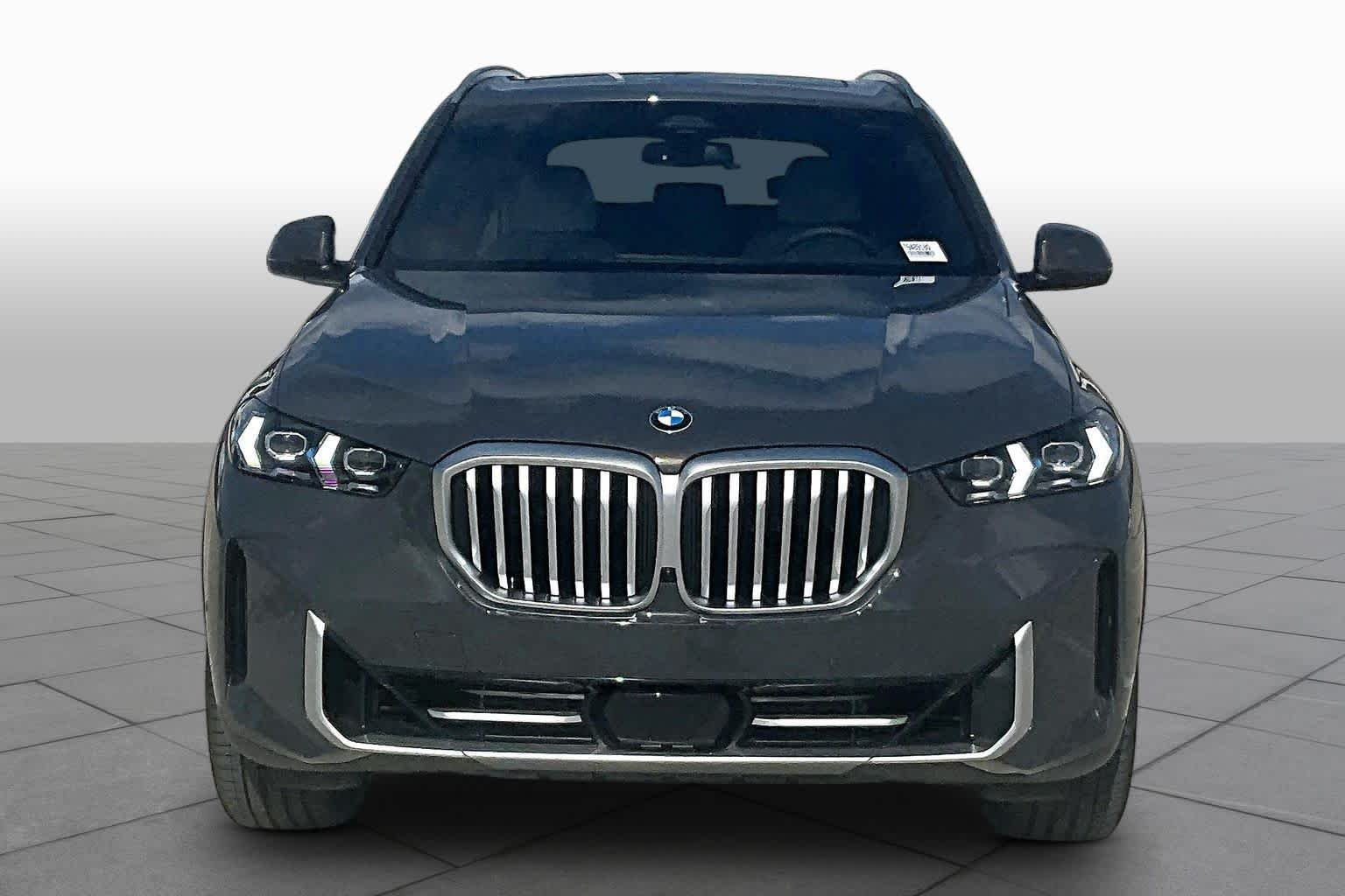 Used 2026 Dravit Grey Metallic BMW sDrive40i image 3