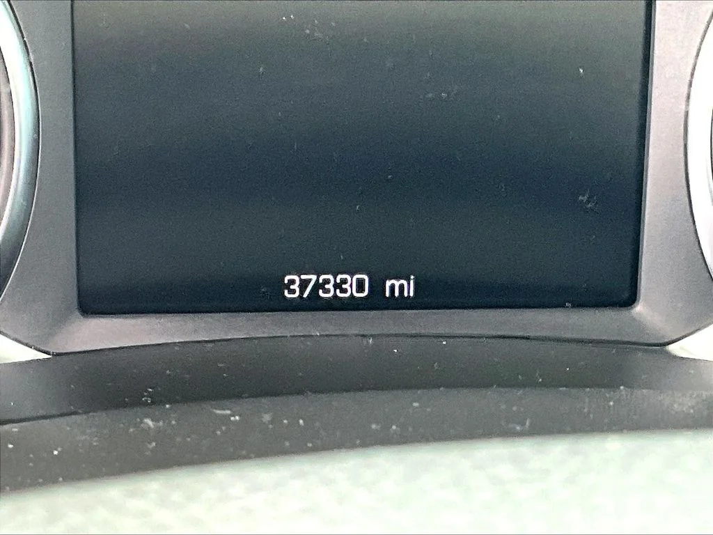 Used 2023 Silver GMC SLE image 19