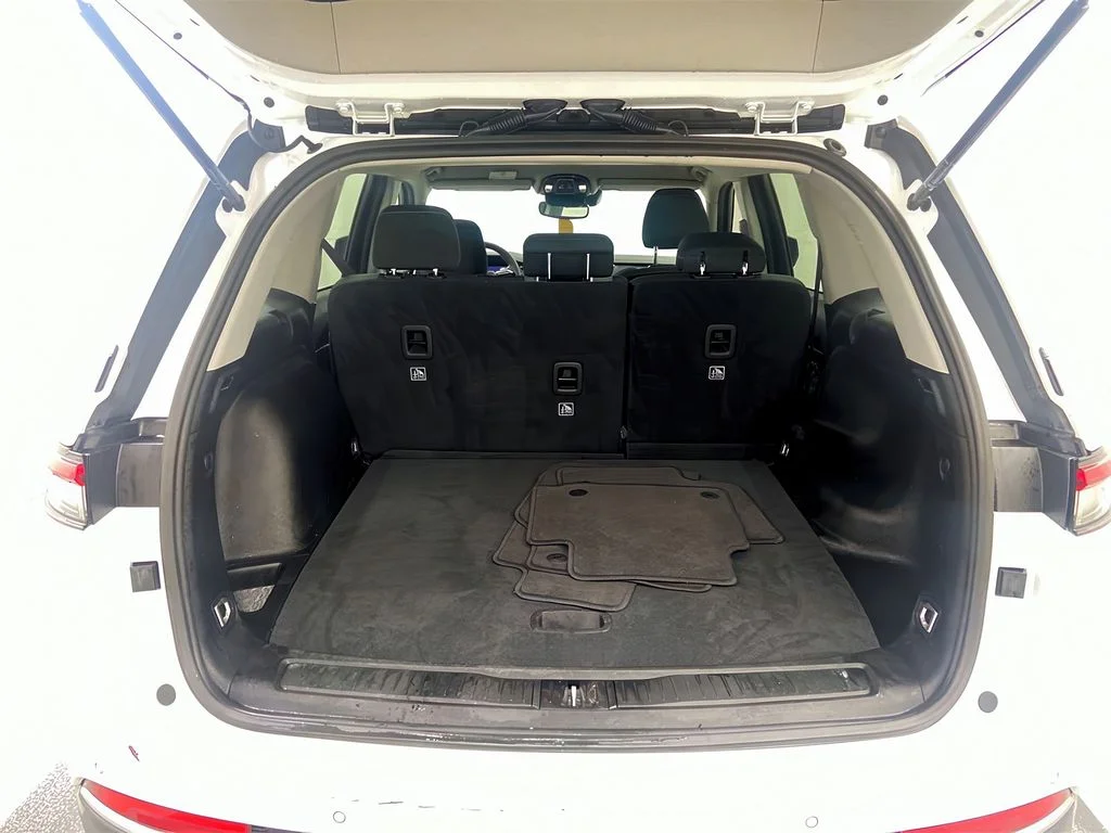 Used 2023 Bright White Clearcoat Jeep Laredo image 8