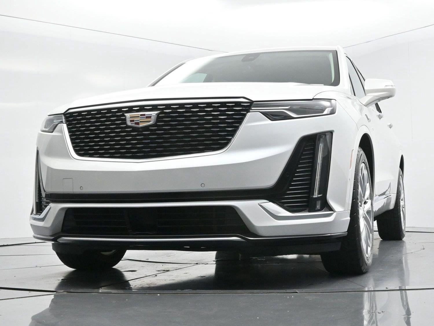Used 2020 CRYSTAL WHITE TRICOAT Cadillac AWD Premium Luxury image 46