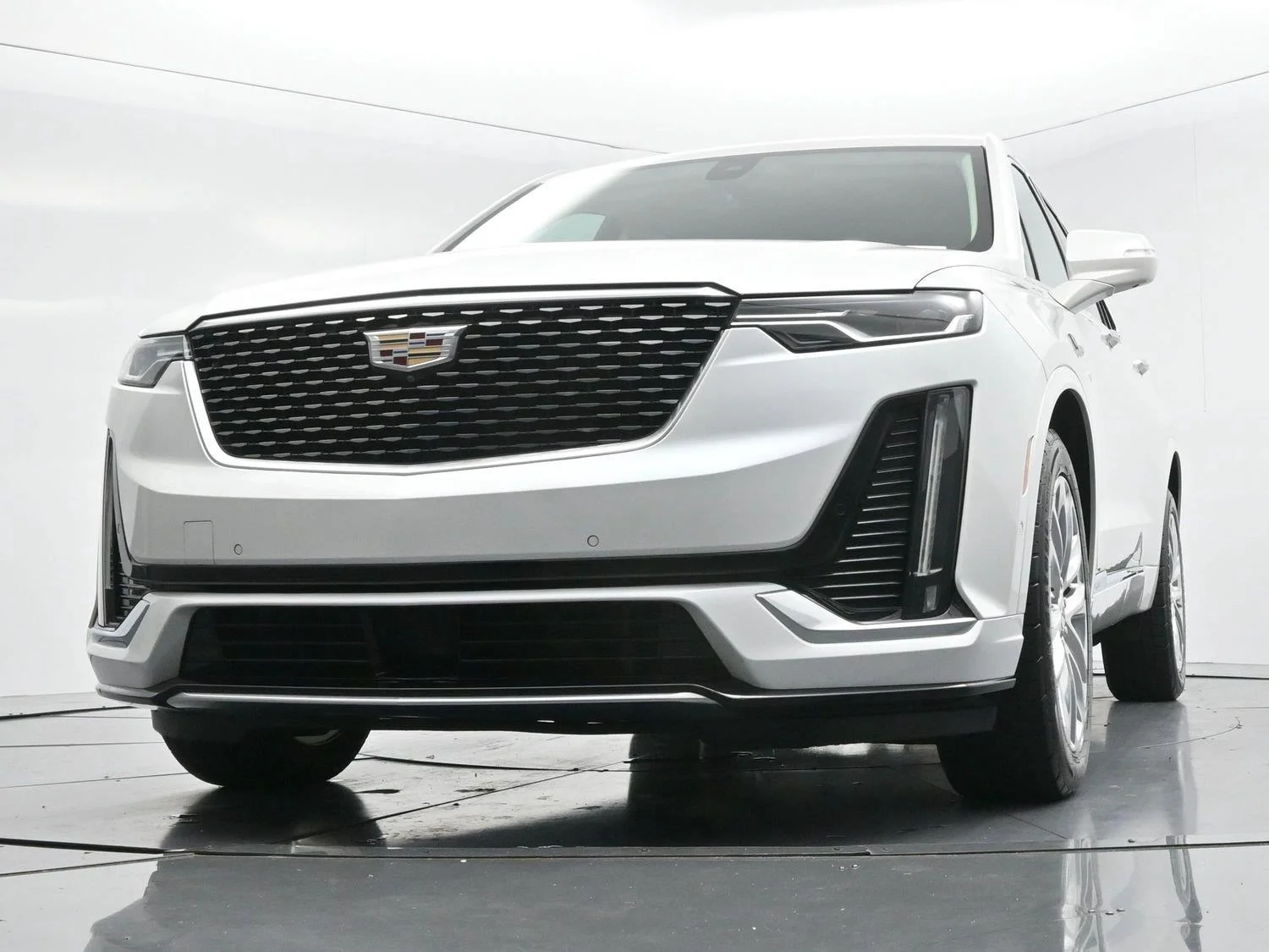 Used 2020 CRYSTAL WHITE TRICOAT Cadillac AWD Premium Luxury image 46