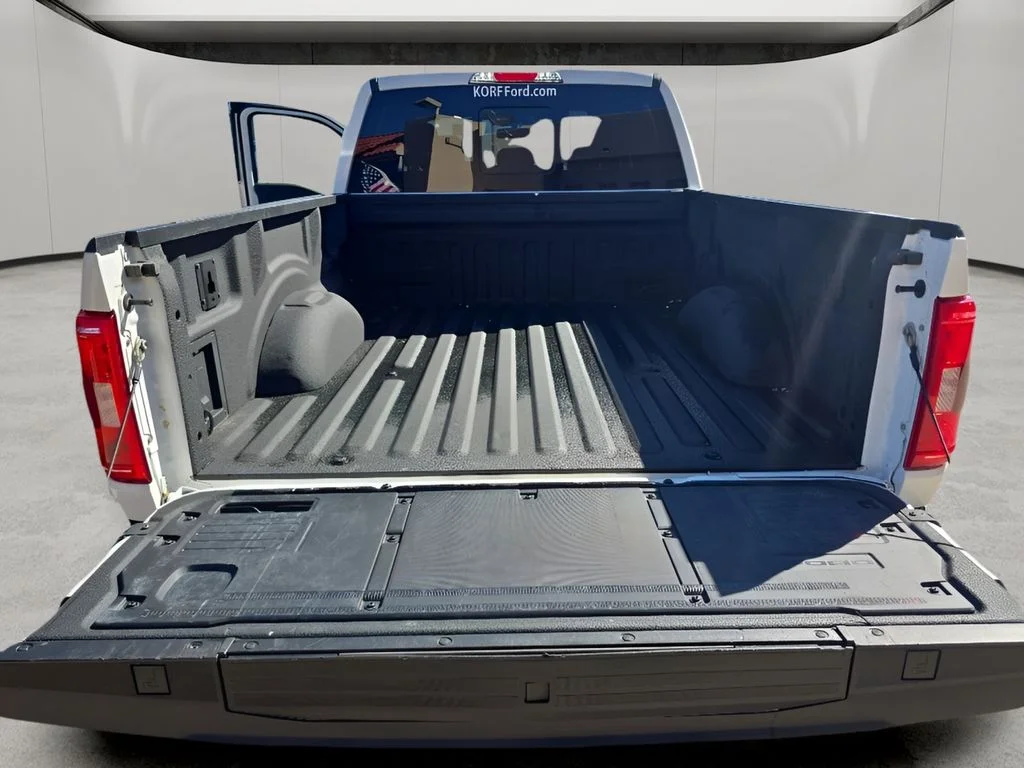 Used 2021 White Ford  image 33