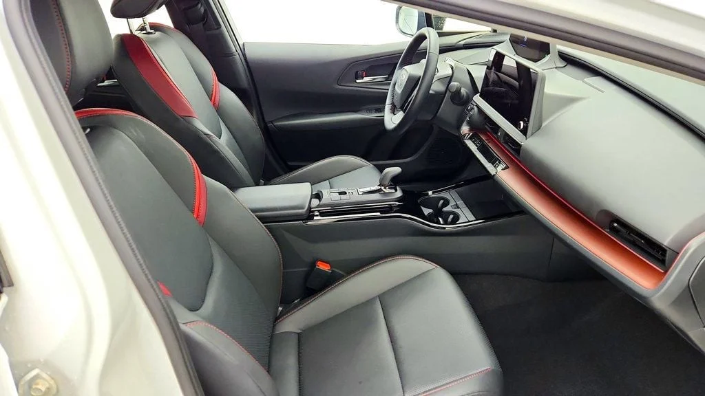 Used 2025 Wind Chill Pearl Toyota XSE Premium w/ Advanced Tech Pkg & Solar Roof image 23