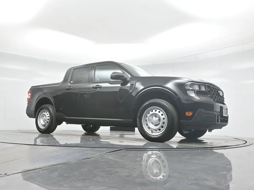 Used 2025 Black Ford XL image 45