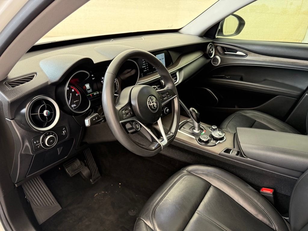 Used 2018 White Alfa Romeo Ti image 24