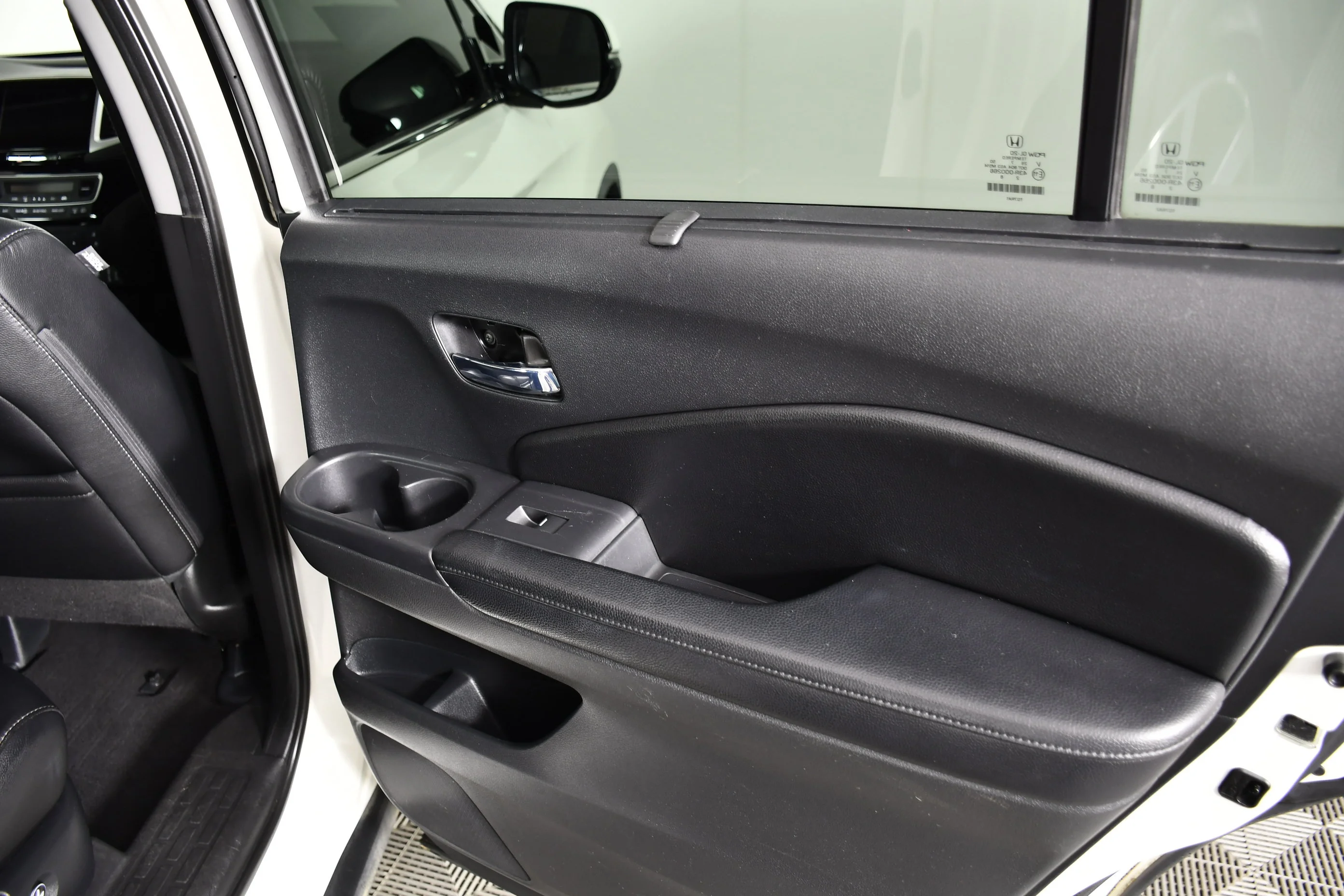 Used 2017 White Honda Elite image 45
