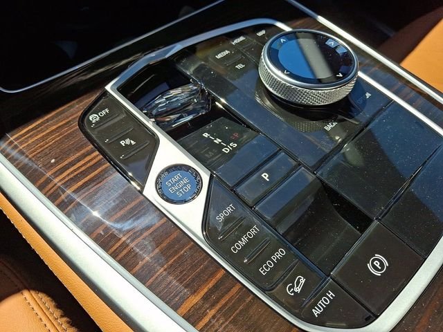 New 2026 Tanzanite Blue II Metallic BMW xDrive40i image 13
