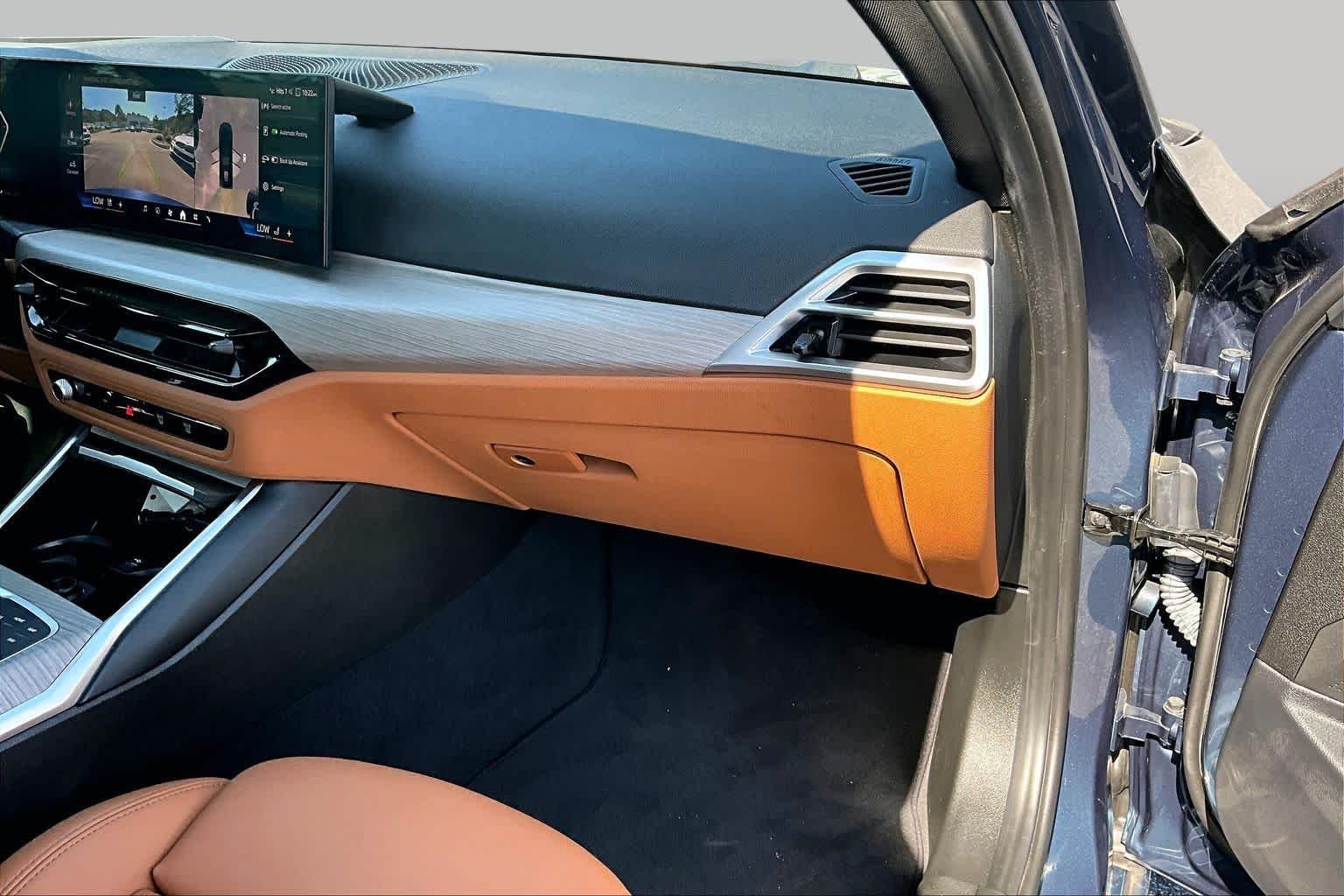 2025 BMW 3 Series 16