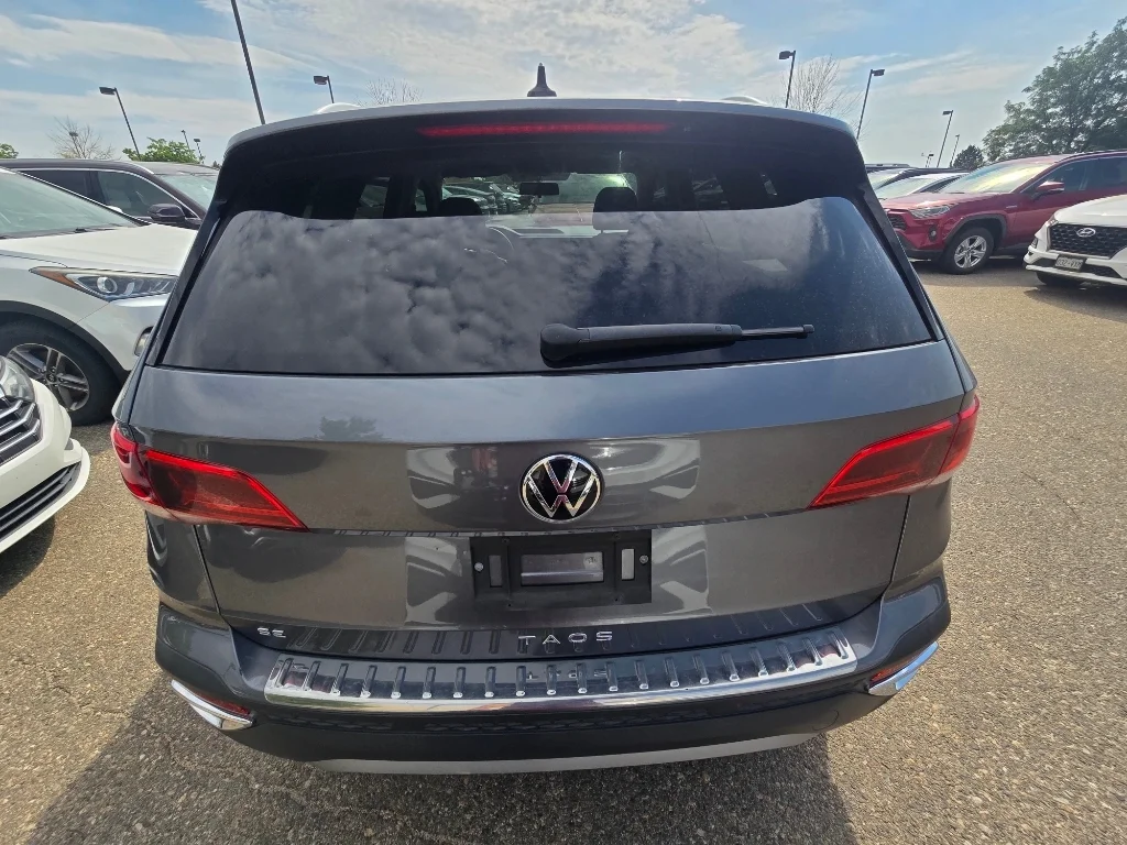Used 2022 Platinum Gray Metallic Volkswagen SE image 19