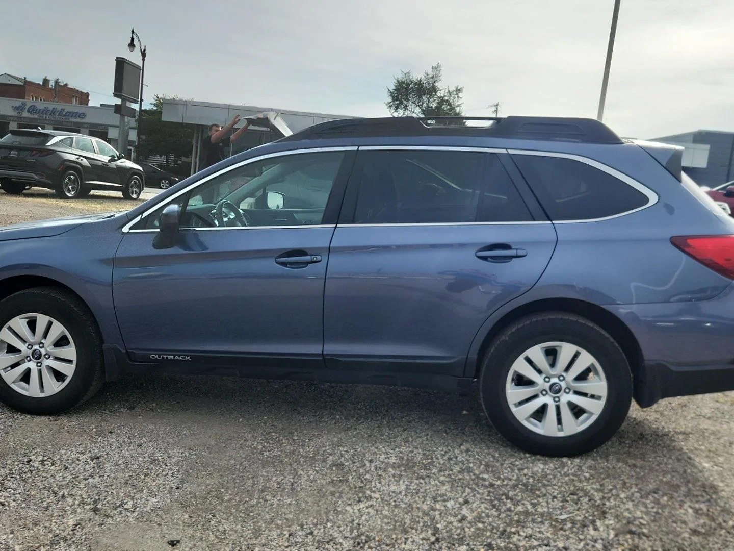 Used 2018 Twilight Blue Metallic Subaru Premium image 7