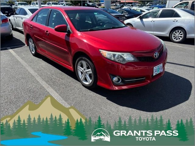 2014 Toyota Camry 2.5 Auto SE's photo