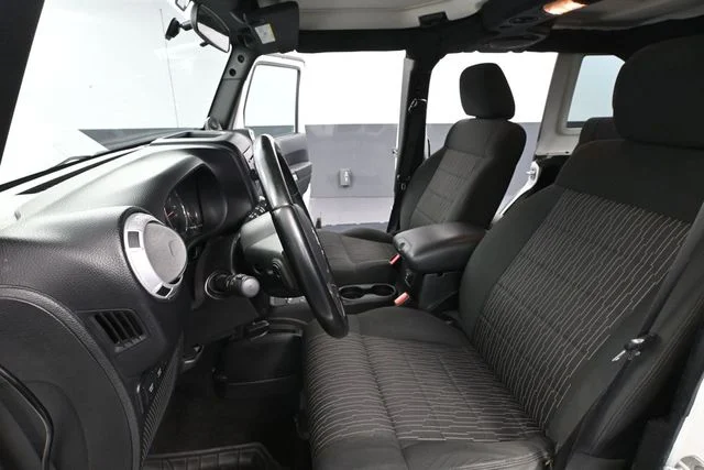 2012 Jeep Wrangler Unlimited Rubicon - Photo 21
