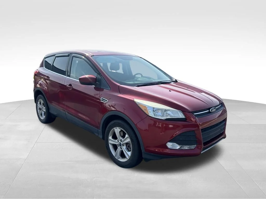 Used 2015 Ruby Red Metallic Ford SE image 5