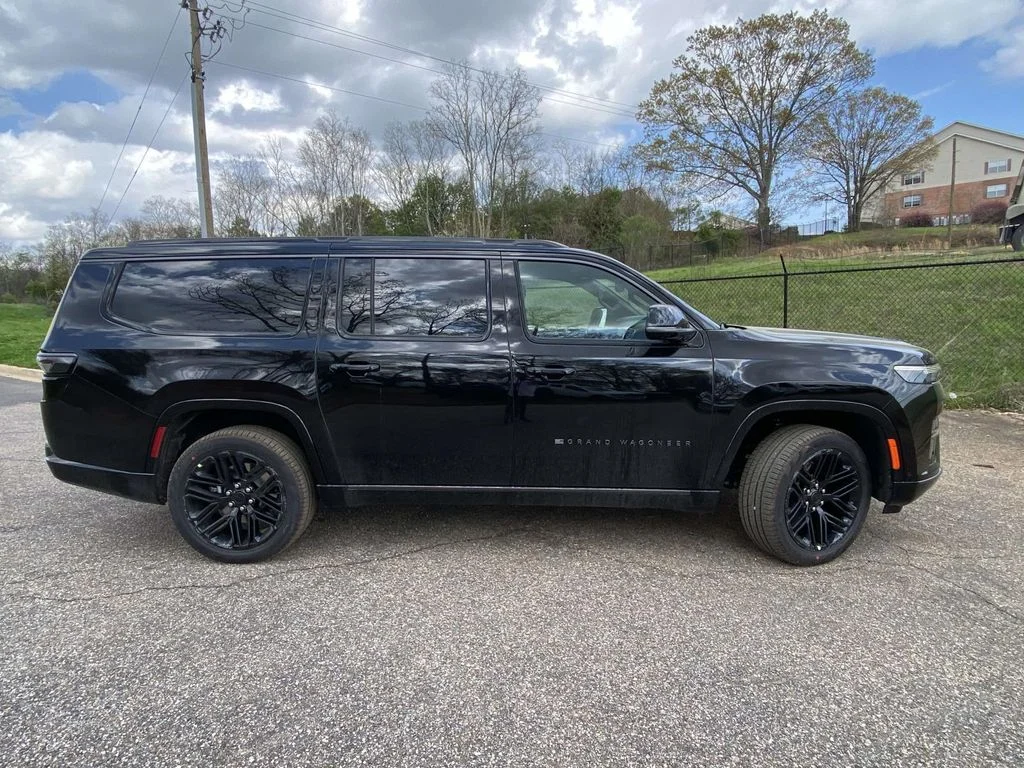 New 2026 High Gloss Black Exterior Paint Jeep Limited Reserve image 7
