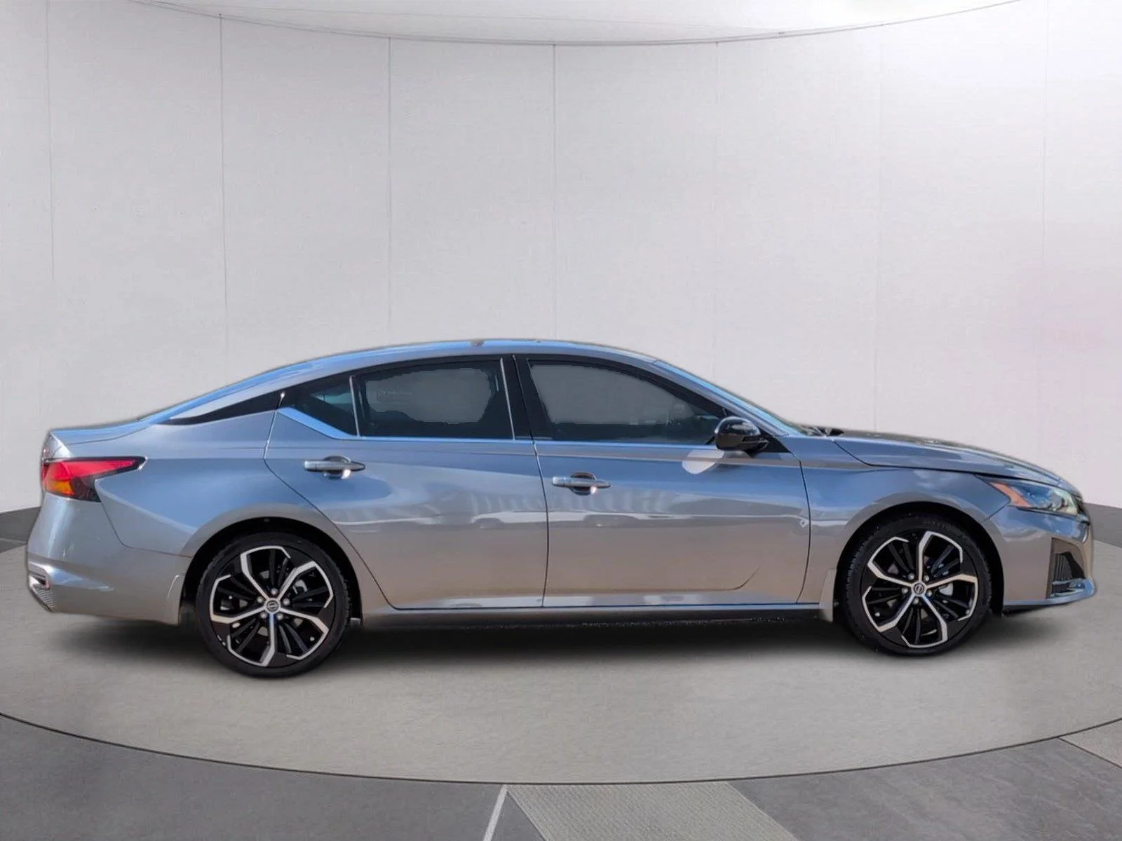 Used 2024 Gun Metallic Nissan 2.5 SR image 7