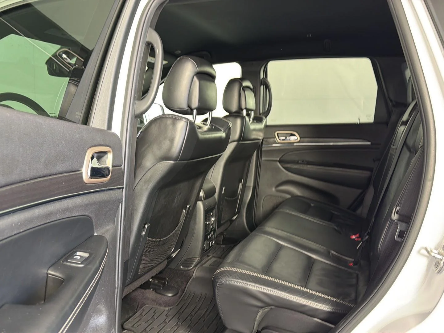 Used 2017 Bright White Clearcoat Jeep Limited image 21
