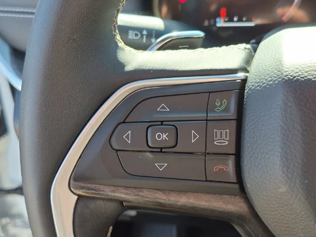 Used 2025 White Jeep Limited image 19