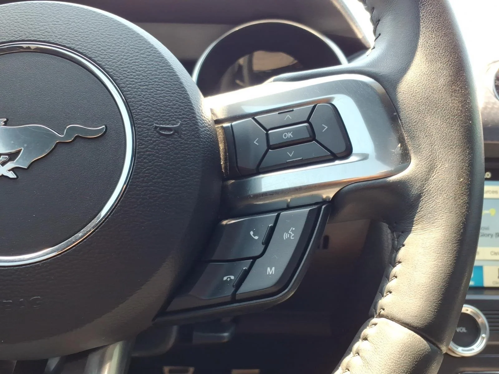 Used 2018 Shadow Black Ford GT Premium image 28