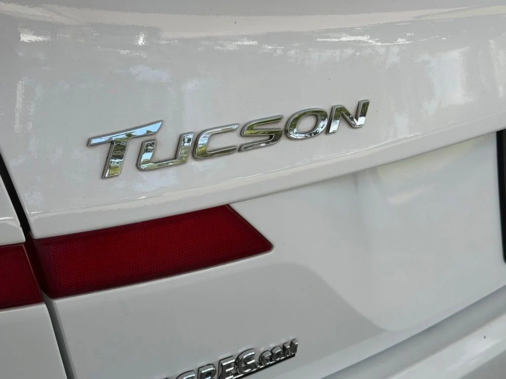Used 2019 White Hyundai Value image 17