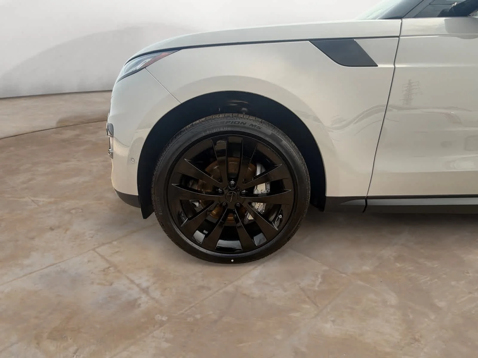 New 2026 Borasco Grey Land Rover SE image 14