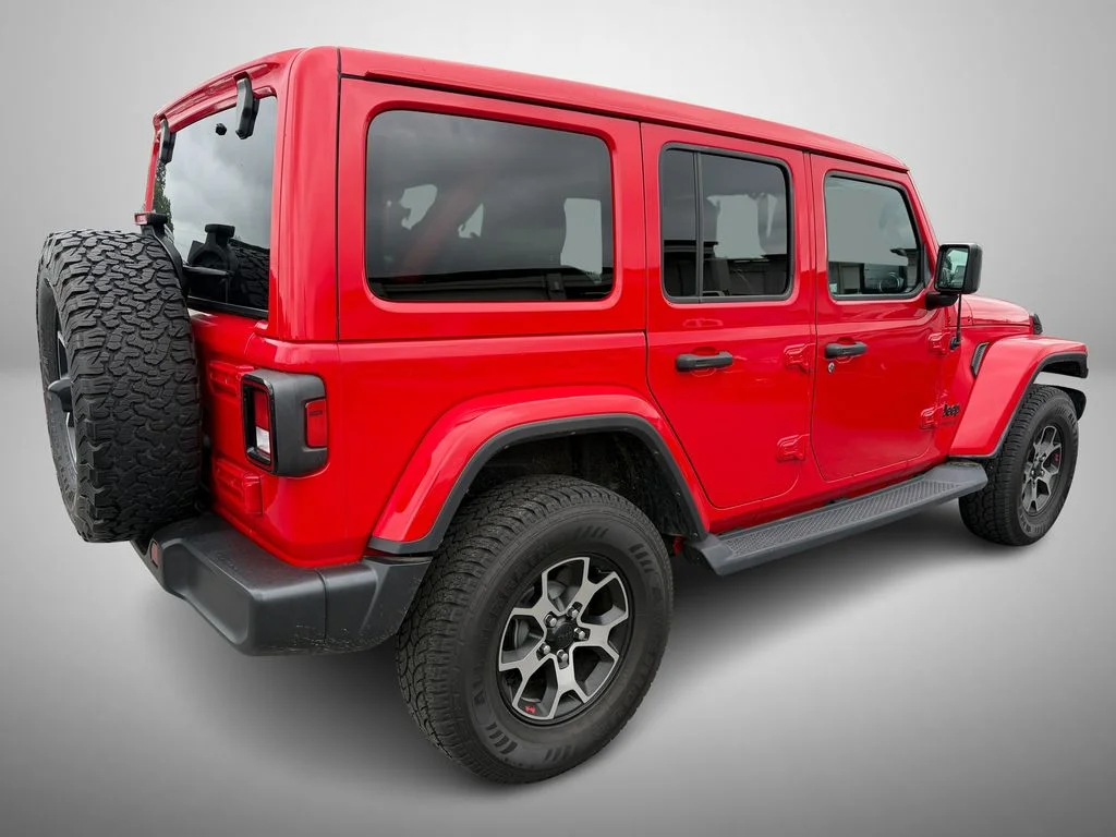 Used 2021 Red Jeep Unlimited Sahara Altitude image 3