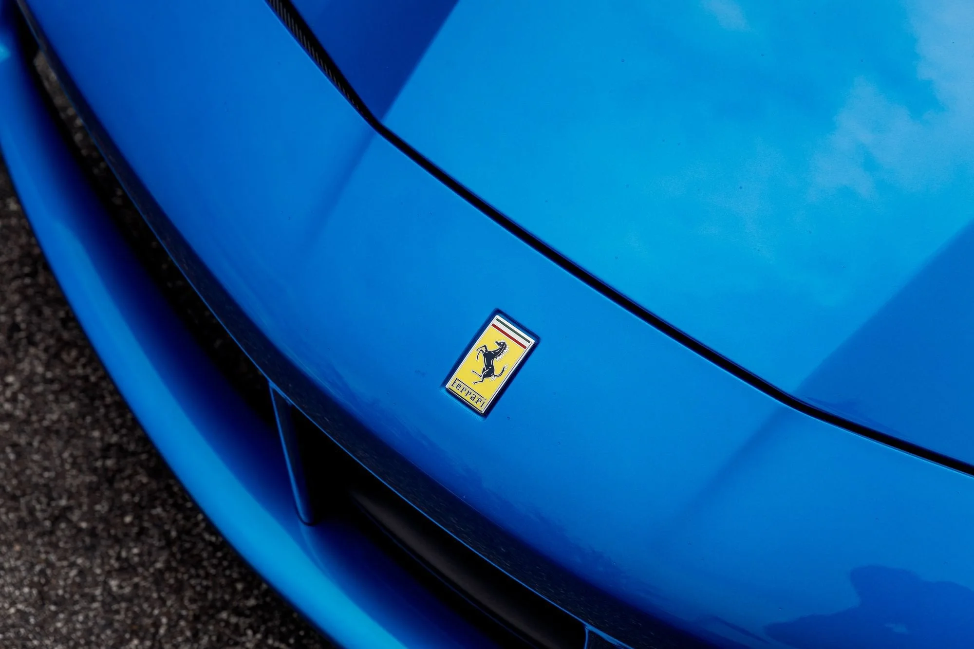 Used 2019 Blu Corsa Ferrari  image 10