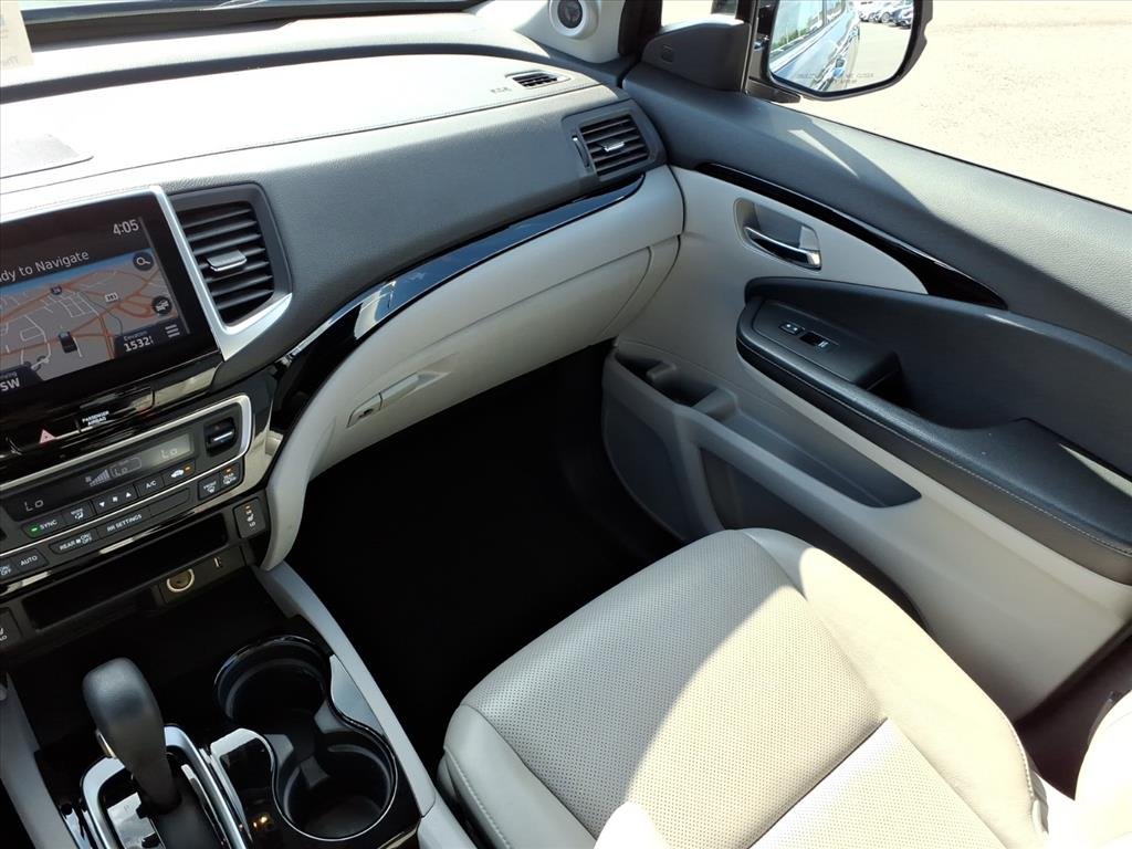 Certified Used 2018 Forest Mist Metallic Honda RTL-E image 14