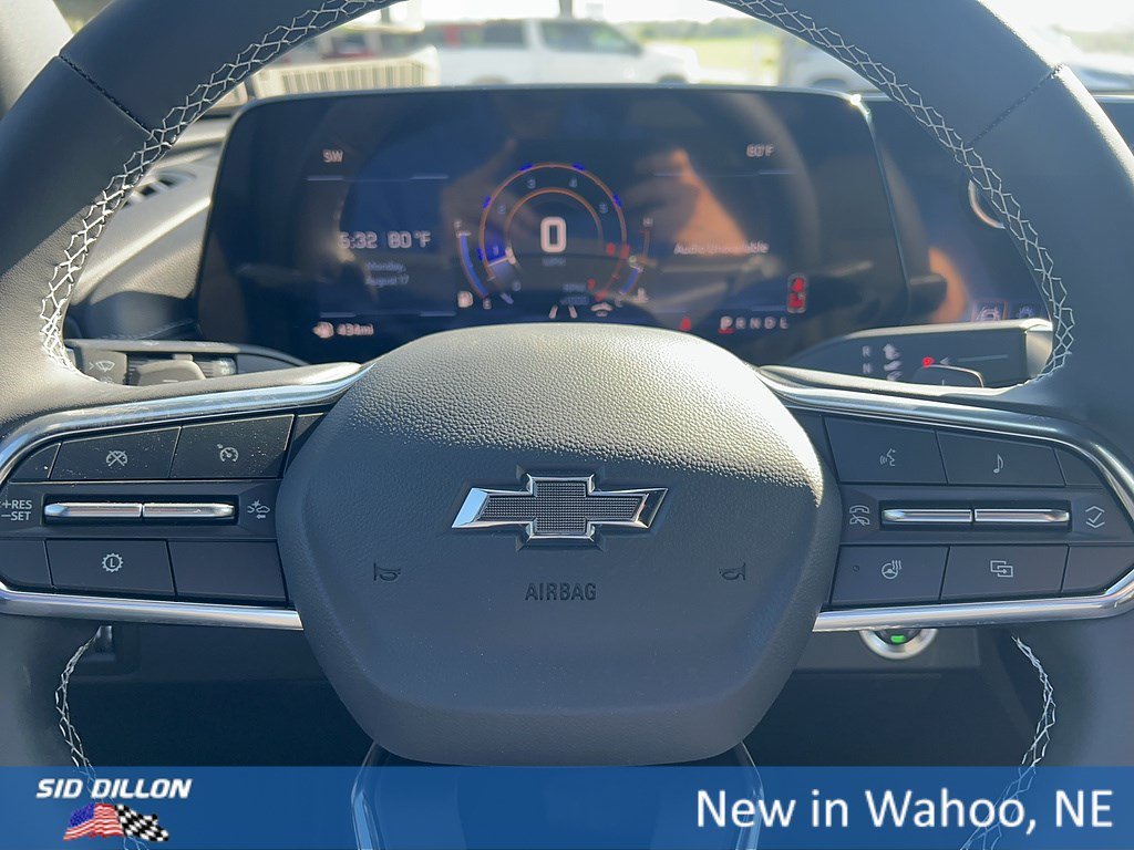New 2027 Mosaic Black Metallic Chevrolet LT image 11