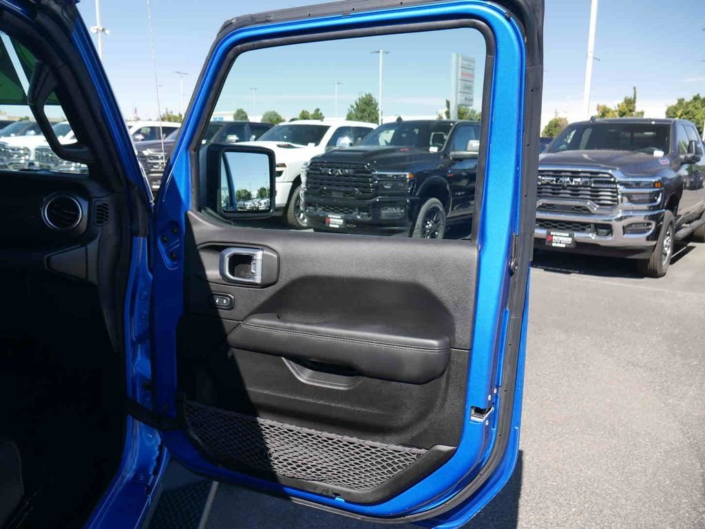 Used 2022 Blue Jeep Unlimited Sahara Altitude image 30