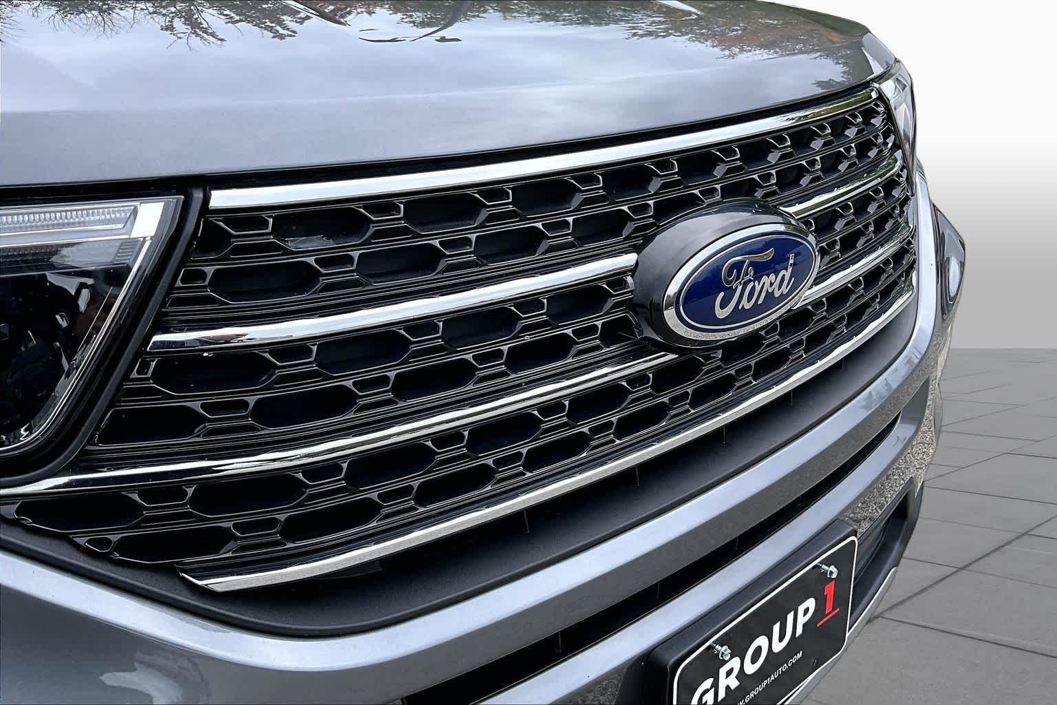 Certified Used 2023 Carbonized Gray Metallic Ford XLT image 32