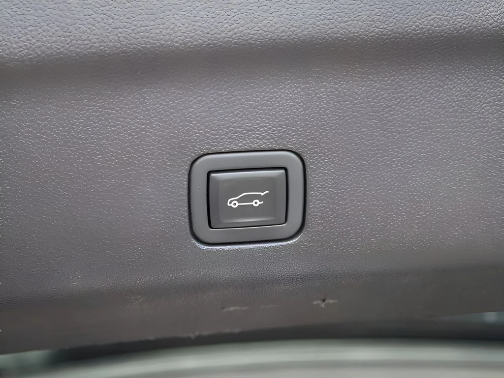 2021 GMC Yukon Denali - Photo 18