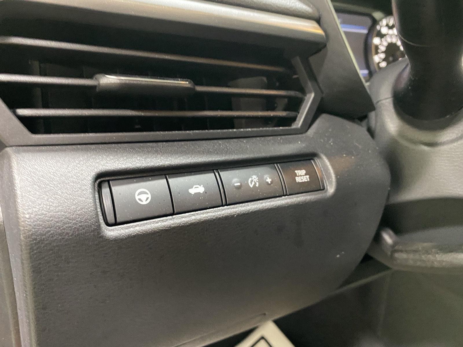 Used 2022 Scarlet Ember Tintcoat Nissan 2.5 SV image 19