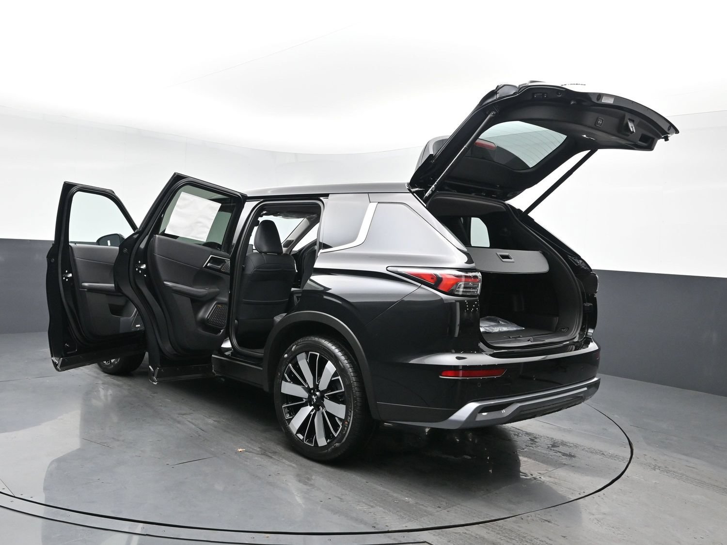 New 2026 Labrador Black Pearl Mitsubishi SE 1.5T S-AWC image 33