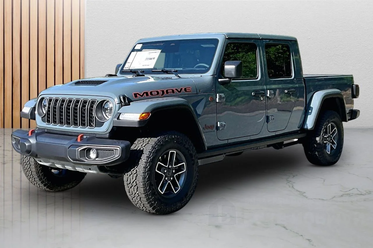 New 2026 Anvil Clear-Coat Exterior Paint Jeep Mojave image 4