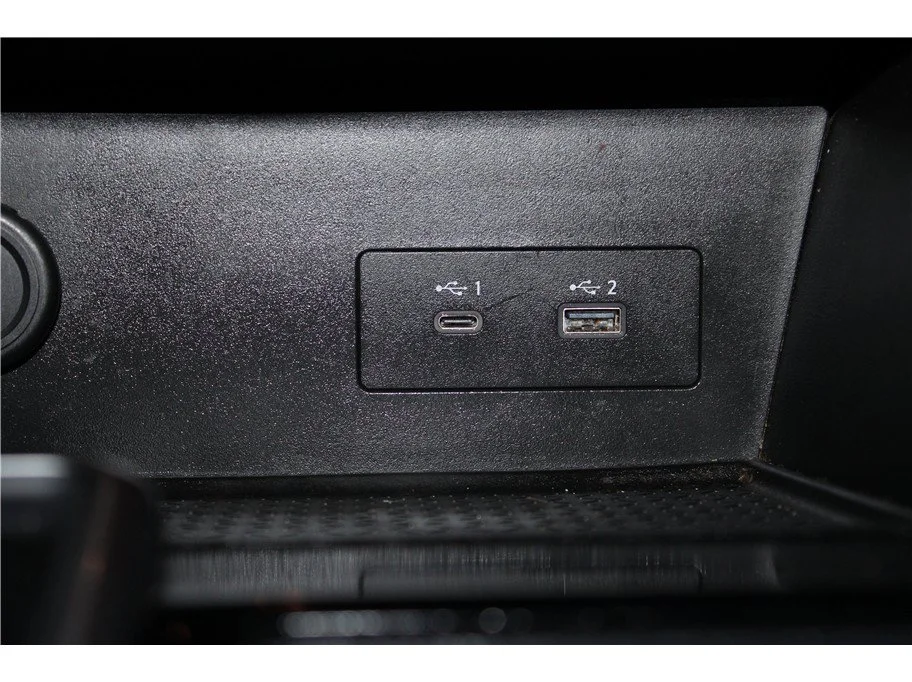 Used 2022 Super Black Nissan SL image 29