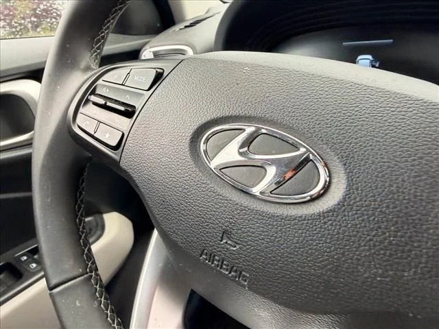 Used 2025 Gray Hyundai SEL image 18