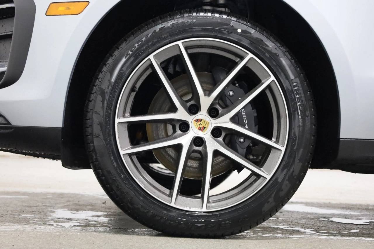 2026 Porsche Macan T - Photo 40