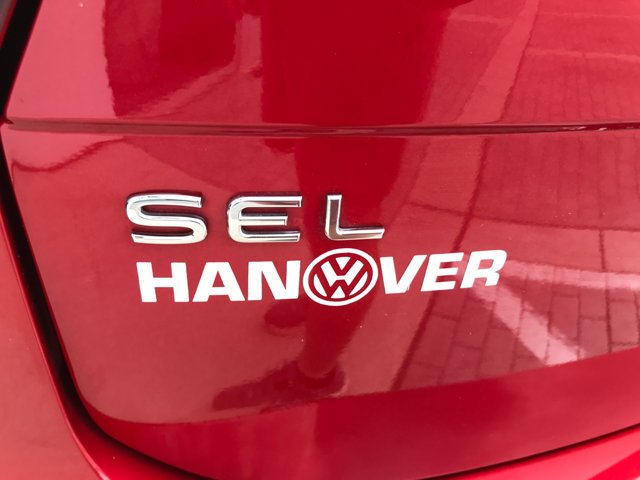 Used 2024 Kings Red Metallic Volkswagen SEL R-Line image 11