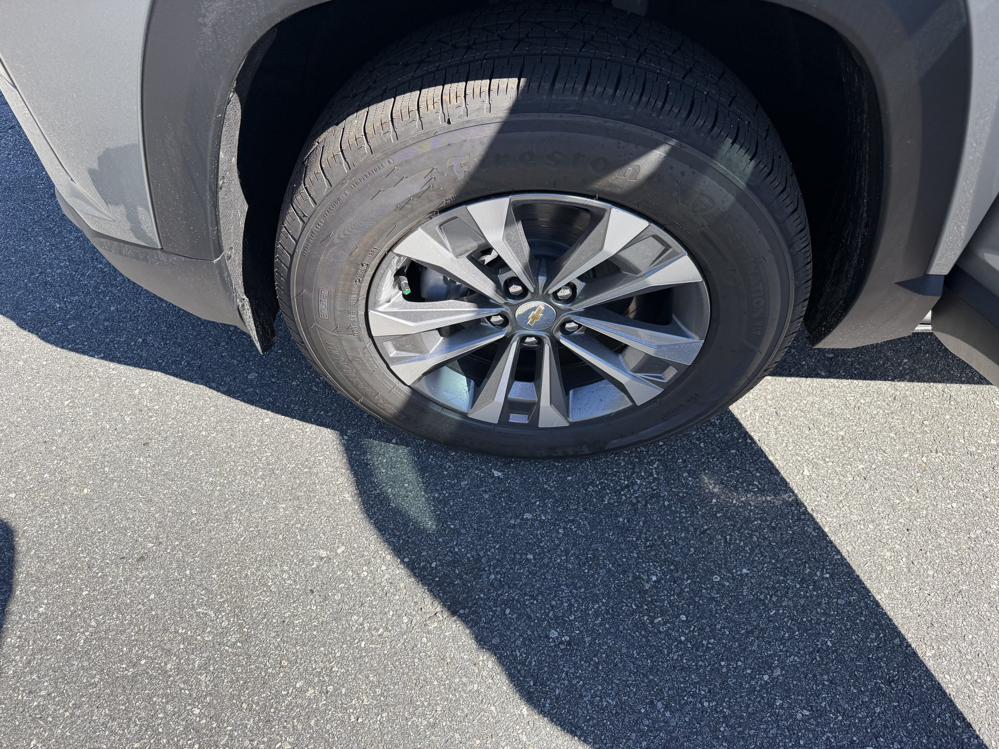2027 Chevrolet Equinox LT - Photo 11