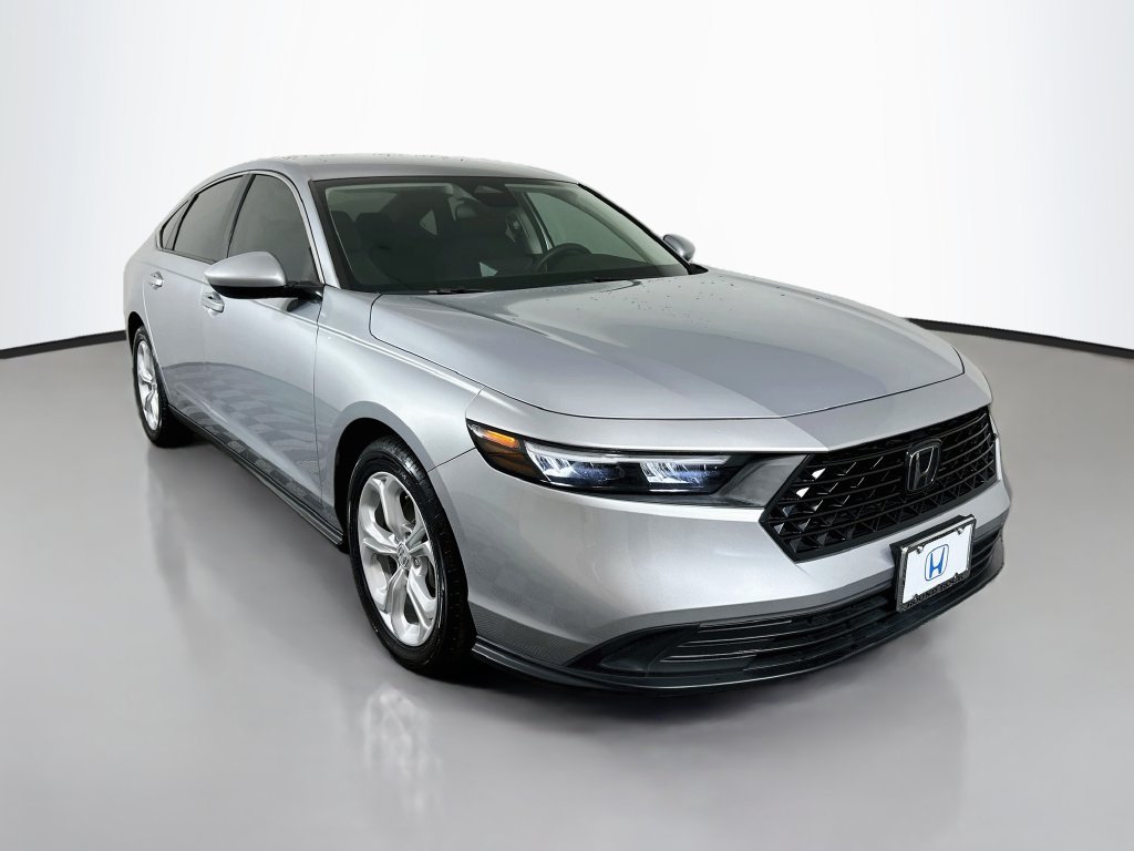 Certified Used 2024 Solar Silver Metallic Honda LX image 3