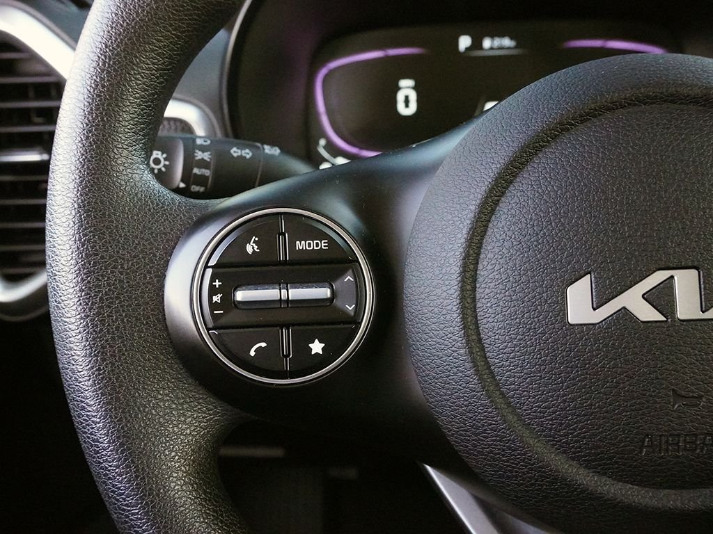 2025 Kia Soul LX - Photo 40