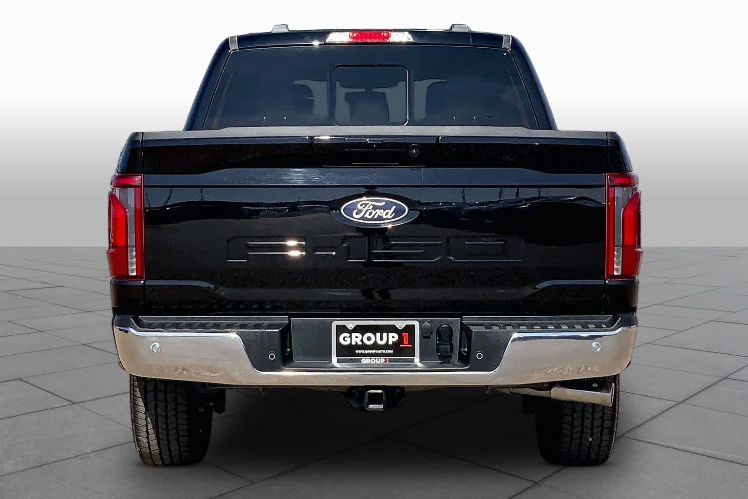 Used 2025 Agate Black Metallic Ford LARIAT image 5