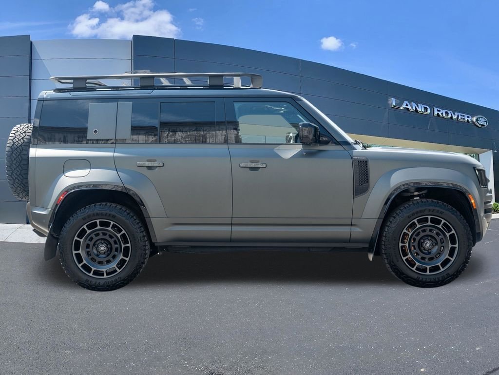 2025 Land Rover Defender Octa Edition One - Photo 8