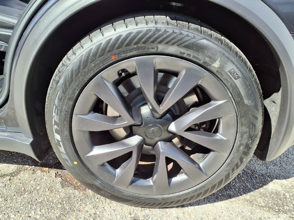 Used 2024 Gray Tesla AWD image 15