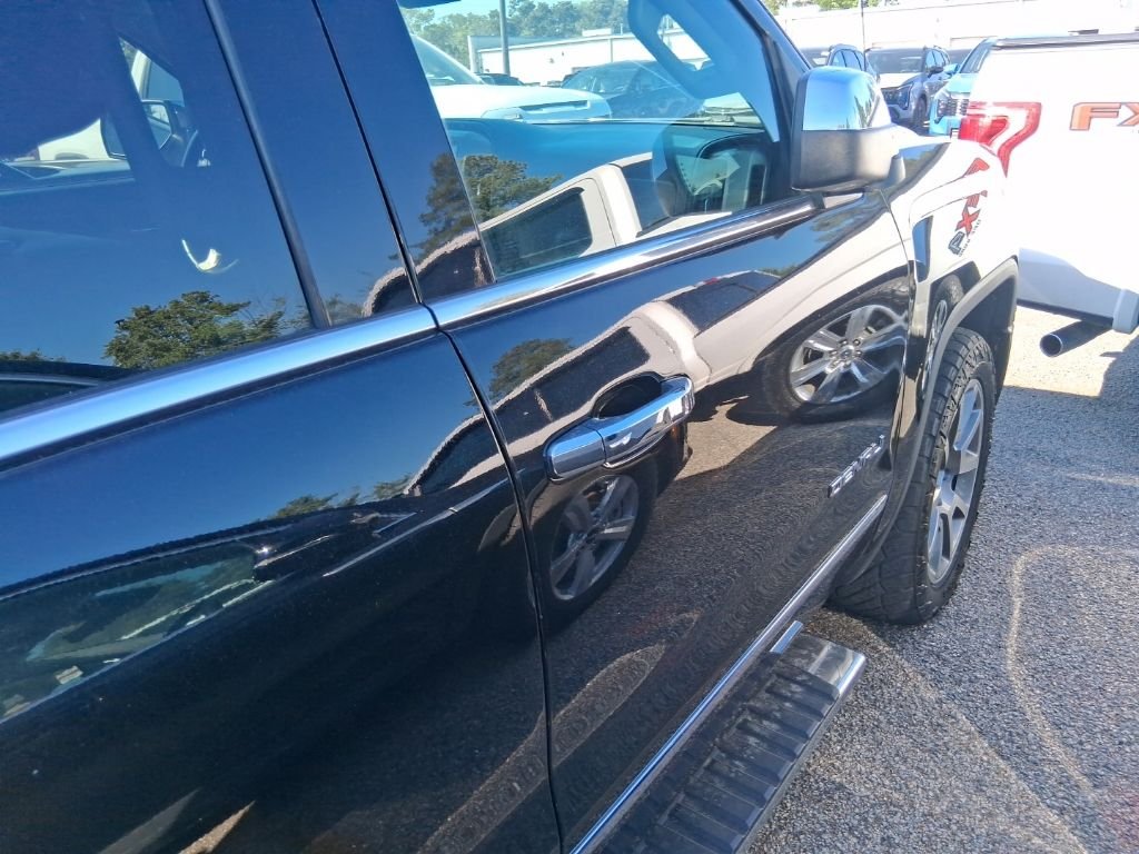 Used 2015 Black GMC Denali image 15