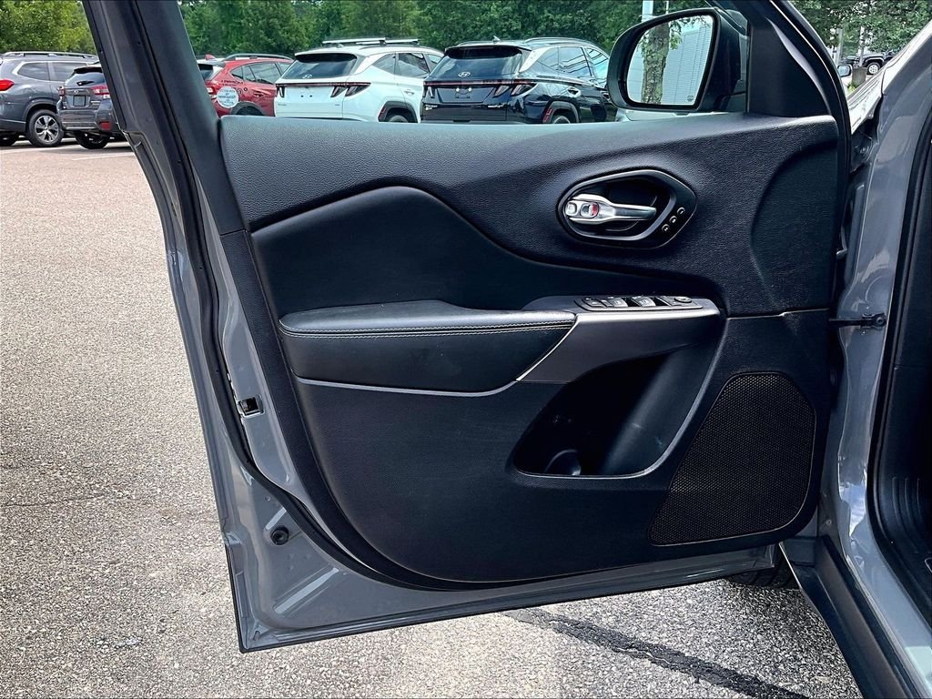 Used 2020 Gray Jeep Limited image 9