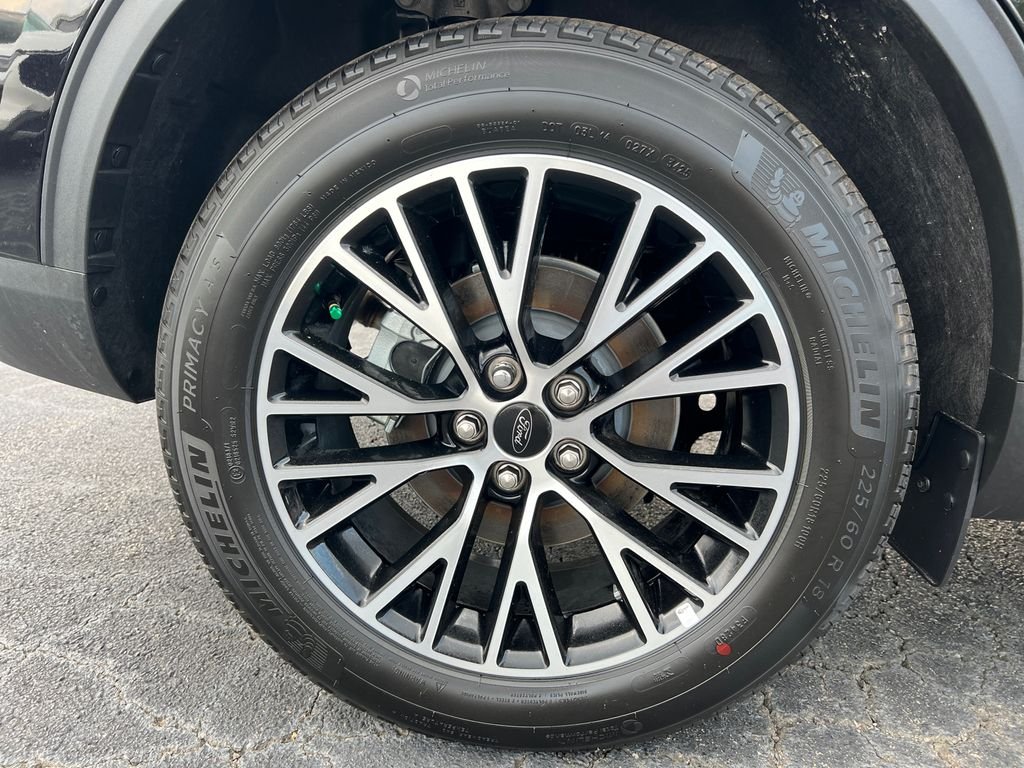 New 2026 Black Ford Base image 20