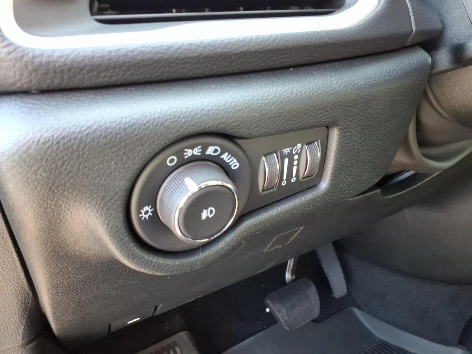 2026 Chrysler Pacifica Select - Photo 9